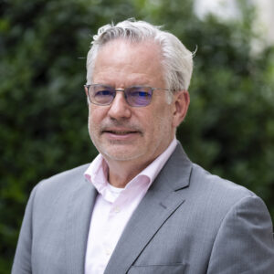 Peter Beard headshot