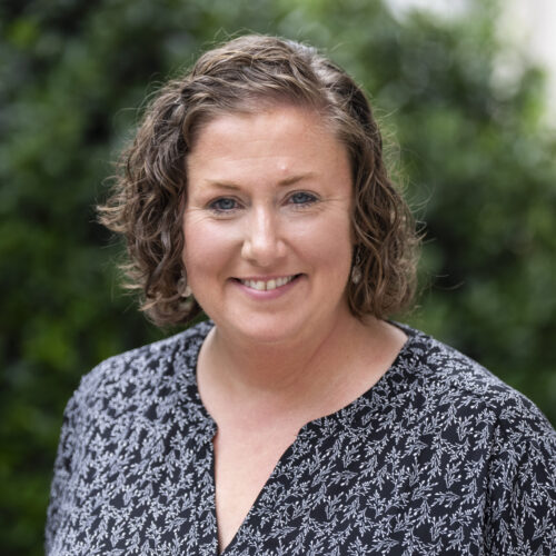 Sara Tracy headshot